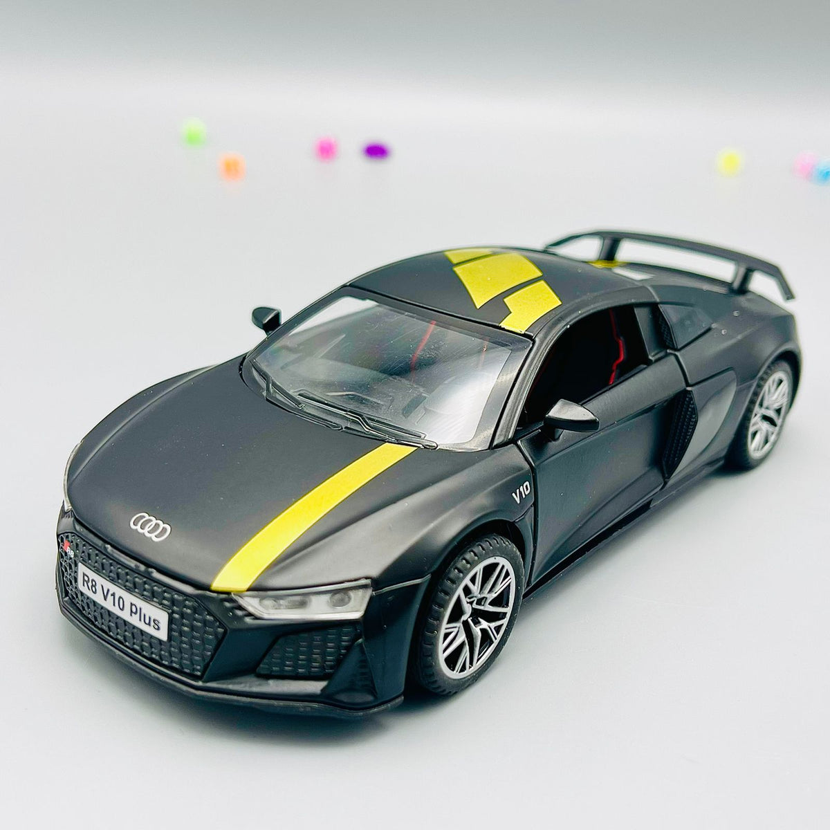 1:32 Diecast AUDI R8 V10 Plus