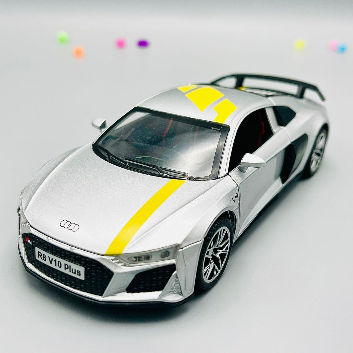 1:32 Diecast AUDI R8 V10 Plus